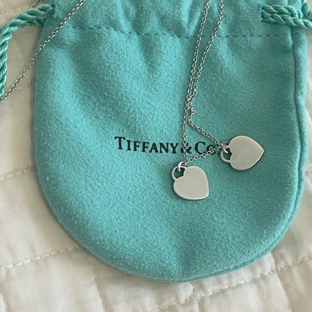 ❌SOLD❌❤️Tiffany Beige Enamel Mini Double Heart Tag Pendant Chain Necklace❤️ - Picture 8 of 8